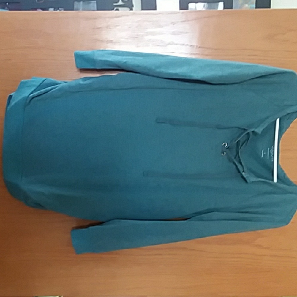 Blue/green colored maternity tunic sweater